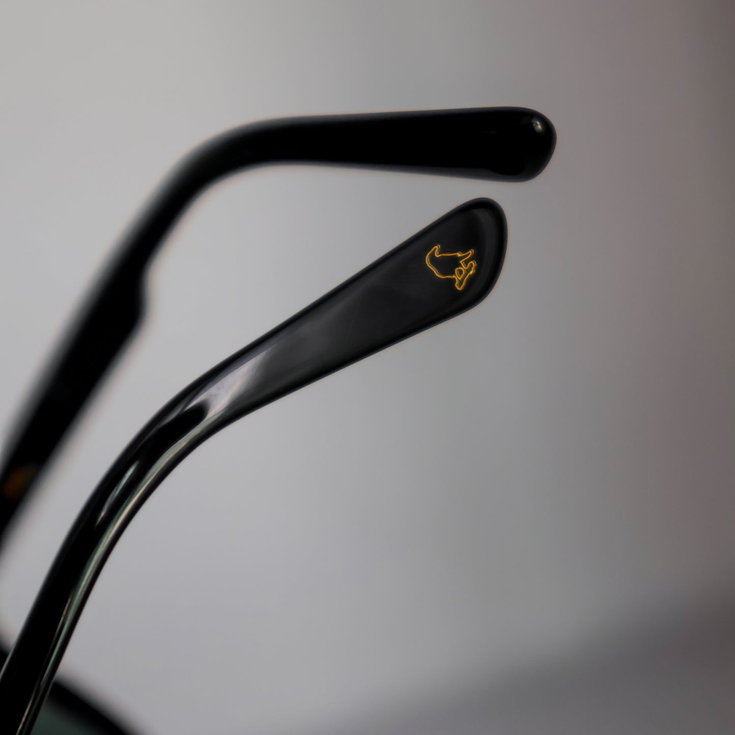Cirqa | Black